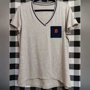 Fanatics Brand MLB Detroit Tigers Women's Size Medium Pocket Tee